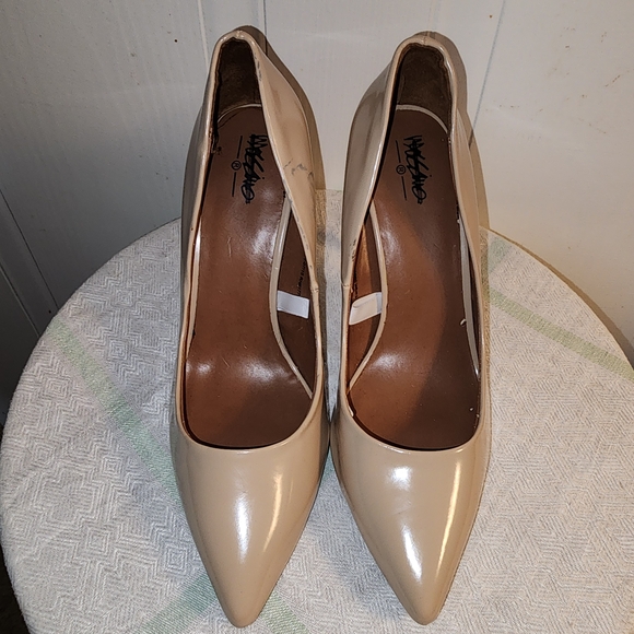 Mossimo Supply Co. Women's Beige Heels - Picture 1 of 10